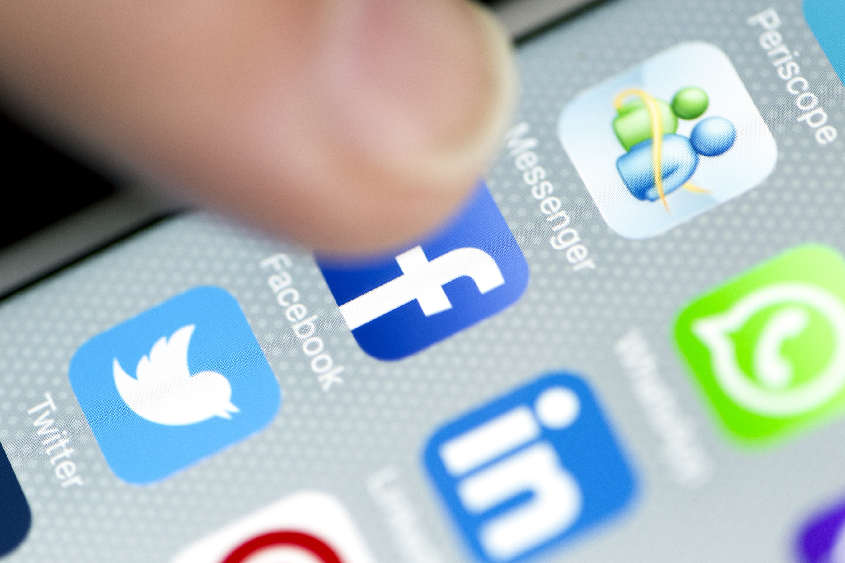 Social-Media-on-Mobile Q2Q IT technical Managed IT support technical news and views from our blog at Q2Q HQ Lancaster, Lancashire and the North West