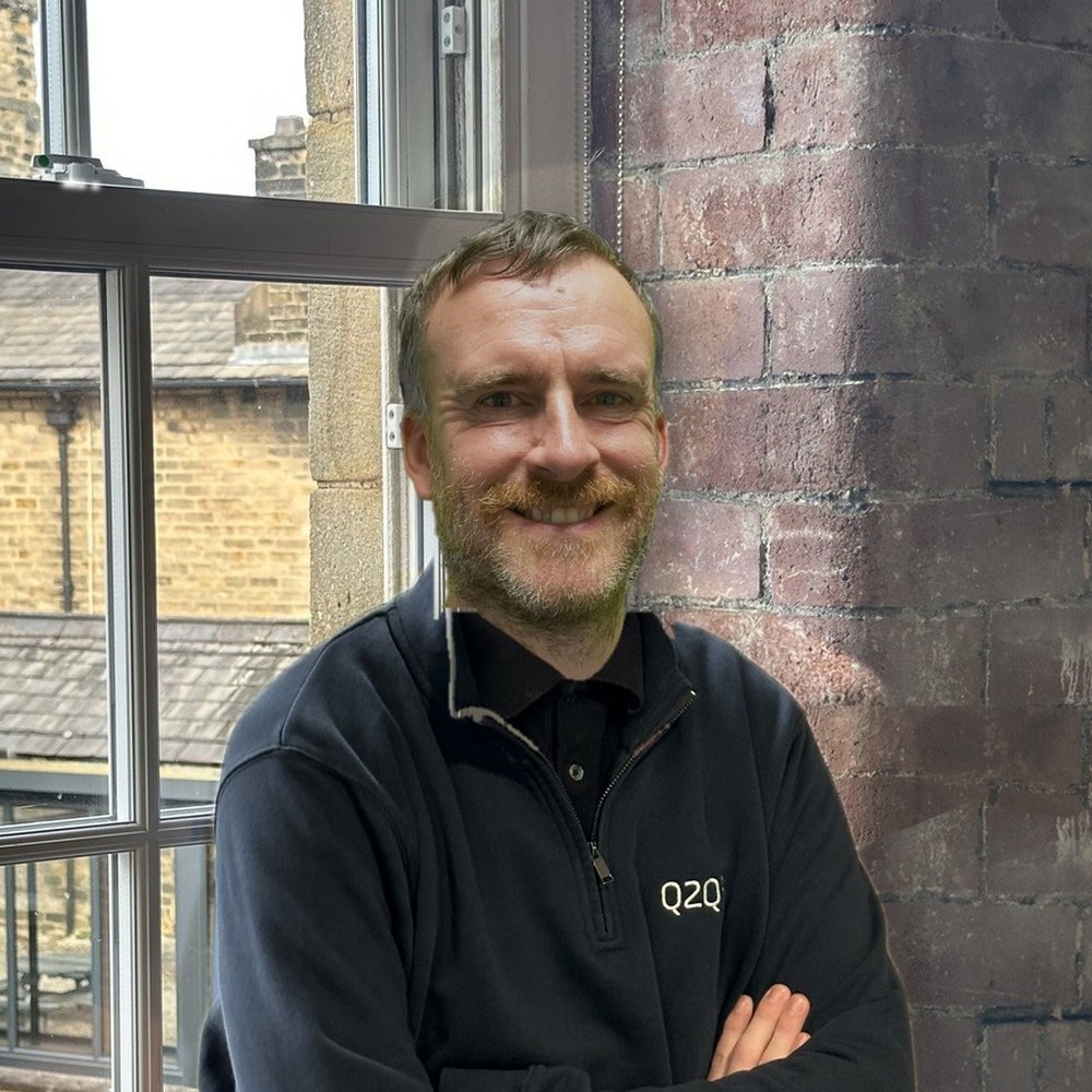 q2q-mike-nelson-windowsill-v2-square-v2